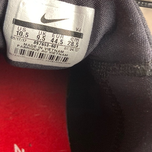 Nike Sport Shoes . - Picture 5 of 6